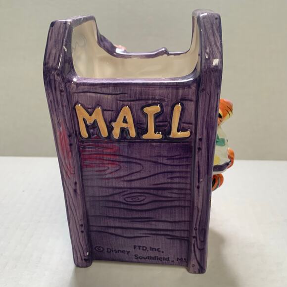 FTD Inc. Vintage Disney Winnie Pooh Piglet Tigger Ceramic Mailbox/Planter Vase - Picture 3 of 6